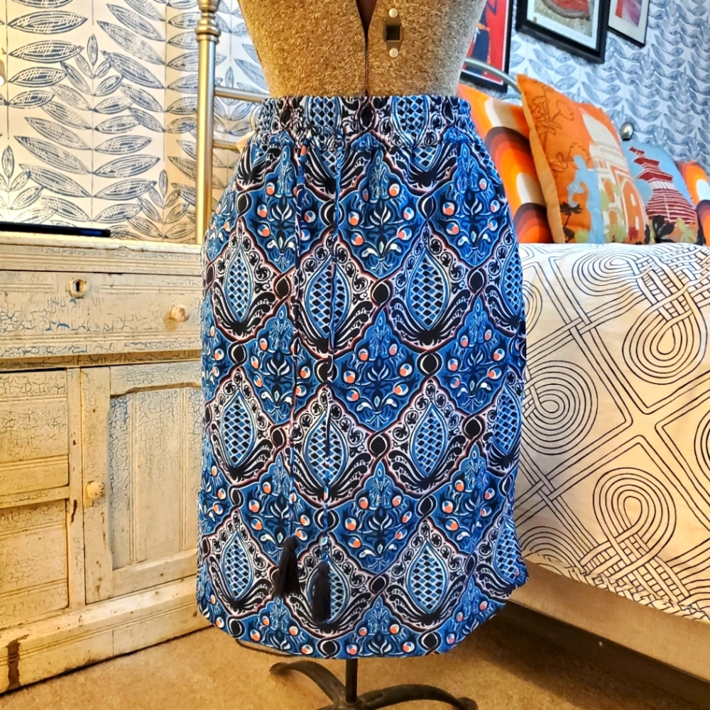 LOFT straight skirt, size L, blue floral print